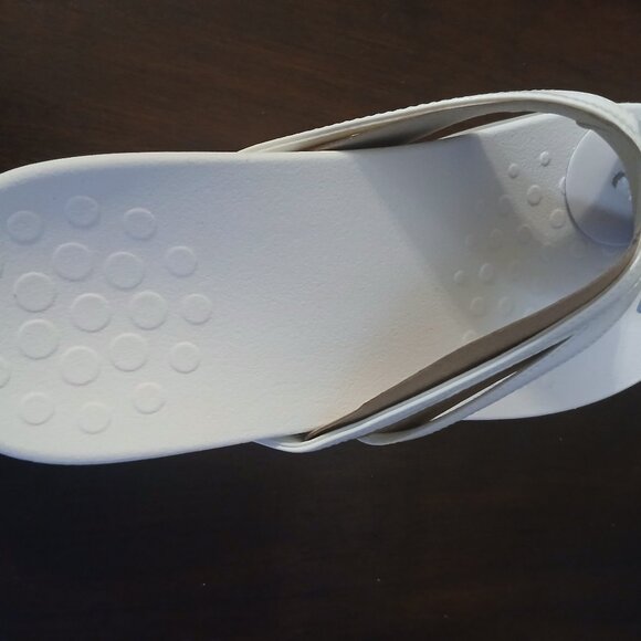 Vionic Bow Thong Sandals - Bella Anniversary - Picture 4 of 9